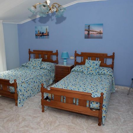 Piso Cerca De La Playa Apartment Camelle Bagian luar foto